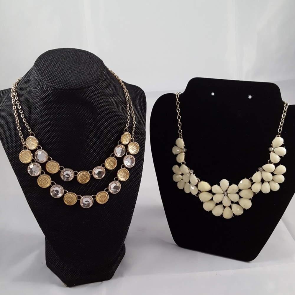 Lot of 2 Necklaces